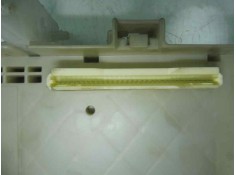 Recambio de caja reles / fusibles para toyota yaris ts referencia OEM IAM 8273052L70C   2