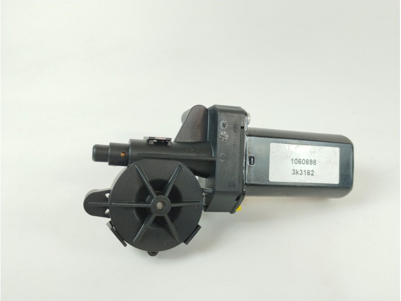 Recambio de cinturon seguridad delantero derecho para audi a5 cabriolet (8f7) 3.0 tdi quattro referencia OEM IAM 8F0857760  