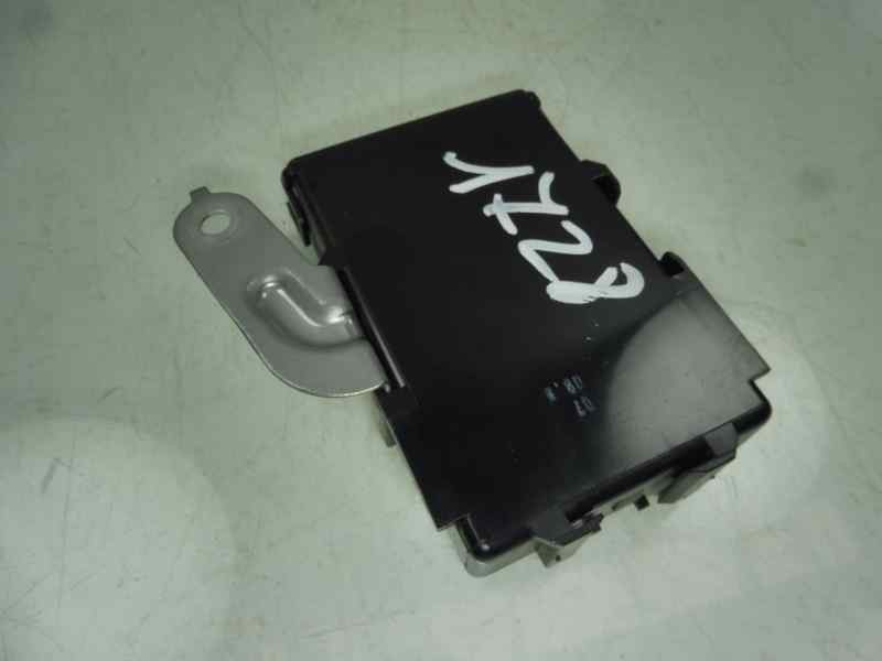 Recambio de modulo electronico para toyota yaris ts referencia OEM IAM 896900D050 MB1028500830 