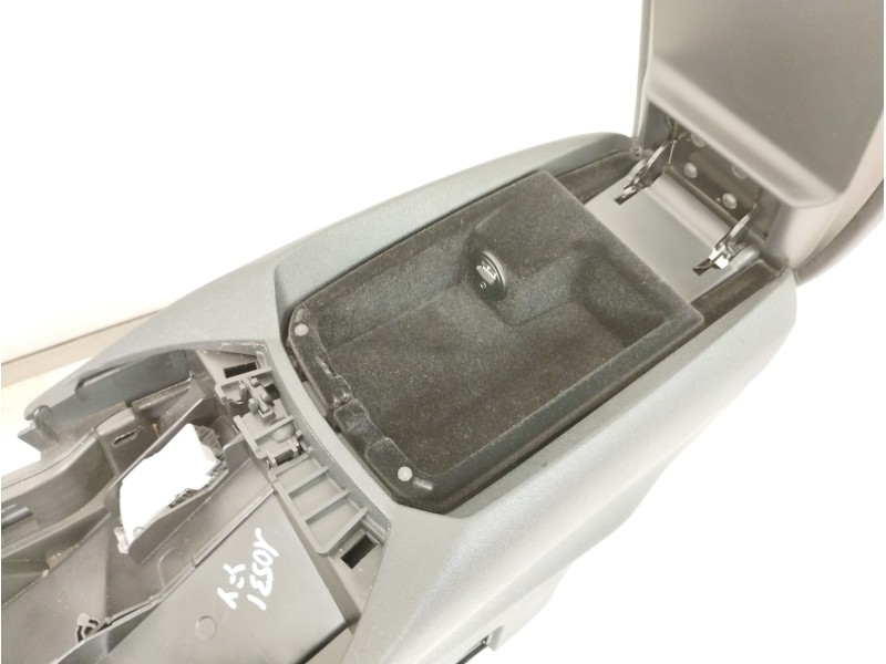 Recambio de apoyabrazos central para citroën ds5 style referencia OEM IAM   