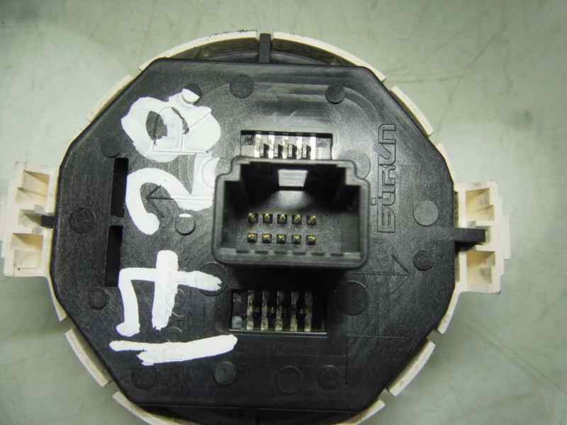 Recambio de warning para toyota yaris ts referencia OEM IAM 839500D050A  