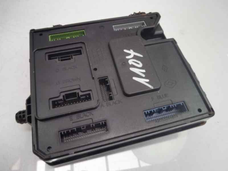 Recambio de caja reles / fusibles para renault megane iii berlina 5 p business referencia OEM IAM 284B17156R BCMX95 