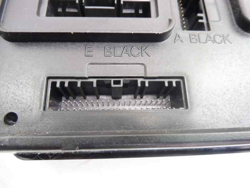 Recambio de caja reles / fusibles para renault megane iii berlina 5 p business referencia OEM IAM 284B17156R BCMX95 