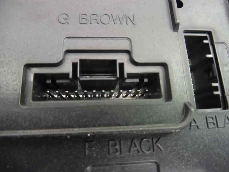 Recambio de caja reles / fusibles para renault megane iii berlina 5 p business referencia OEM IAM 284B17156R BCMX95 