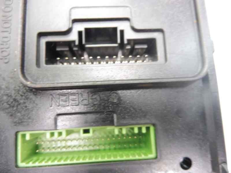 Recambio de caja reles / fusibles para renault megane iii berlina 5 p business referencia OEM IAM 284B17156R BCMX95 