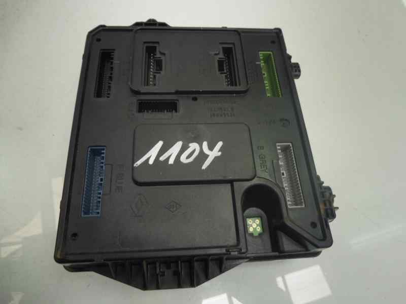 Recambio de caja reles / fusibles para renault megane iii berlina 5 p business referencia OEM IAM 284B17156R BCMX95 