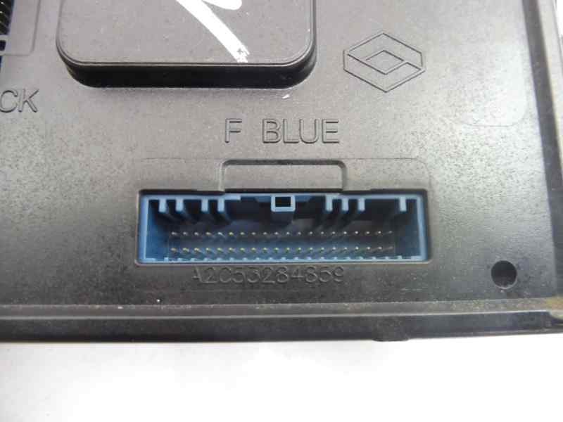 Recambio de caja reles / fusibles para renault megane iii berlina 5 p business referencia OEM IAM 284B17156R BCMX95 