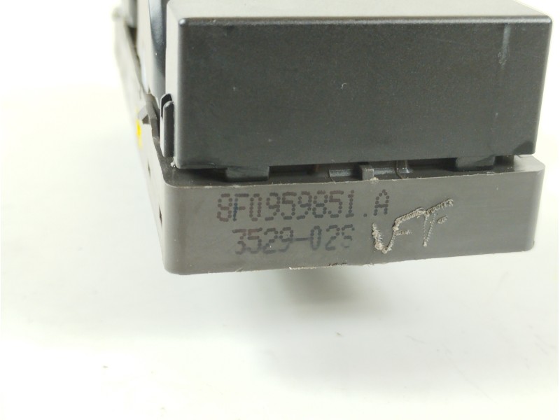 Recambio de mando elevalunas delantero izquierdo para audi a5 cabriolet (8f7) 3.0 tdi quattro referencia OEM IAM 8F0959851  