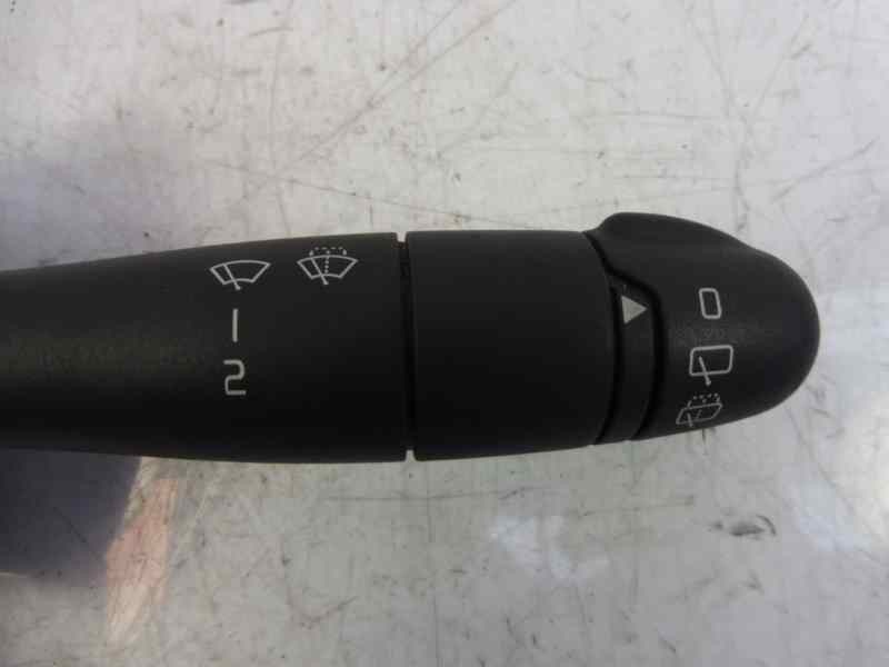 Recambio de mando limpia para dacia sandero stepway referencia OEM IAM 8200792586  