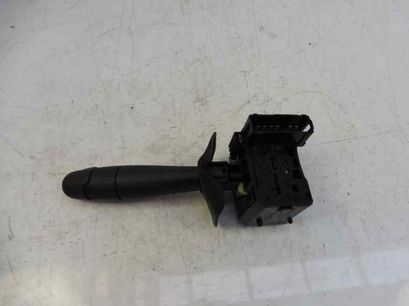 Recambio de mando limpia para dacia sandero stepway referencia OEM IAM 8200792586  