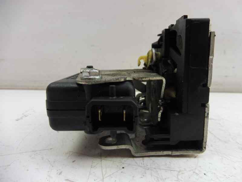 Recambio de cerradura puerta trasera izquierda para dacia sandero stepway referencia OEM IAM 8200735248  