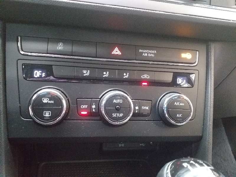 Recambio de mando climatizador para seat leon (5f1) style referencia OEM IAM 5F0907044AK  