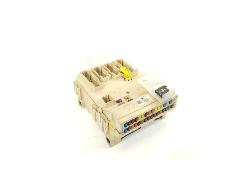 Recambio de caja reles / fusibles para toyota auris hybrid active referencia OEM IAM 8922102330 8273012X80A 63580951