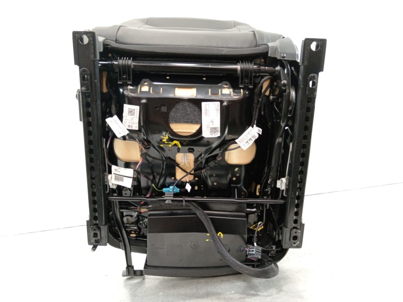 Recambio de asiento delantero derecho para volkswagen golf vii lim. gte referencia OEM IAM 5Q4881106Q  