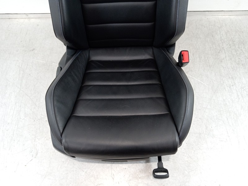 Recambio de asiento delantero derecho para volkswagen golf vii lim. gte referencia OEM IAM 5Q4881106Q  
