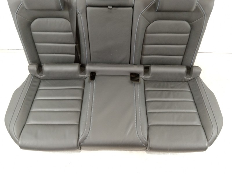 Recambio de asientos traseros para volkswagen golf vii lim. gte referencia OEM IAM 5G0885375F  