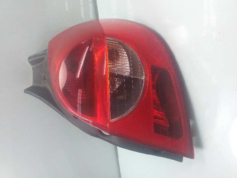 Recambio de piloto trasero derecho para renault clio iii emotion referencia OEM IAM 8200459960   Recambio de piloto trasero derecho para renault clio iii emotion referencia OEM IAM 8200459960