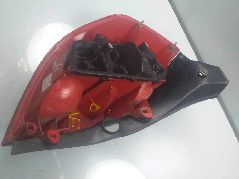 Recambio de piloto trasero derecho para renault clio iii emotion referencia OEM IAM 8200459960   Recambio de piloto trasero derecho para renault clio iii emotion referencia OEM IAM 8200459960