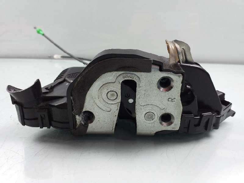 Recambio de cerradura puerta delantera derecha para toyota yaris active referencia OEM IAM   