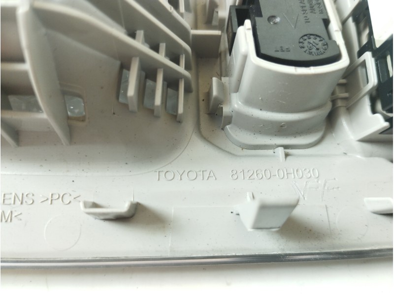 Recambio de luz interior para toyota aygo x-cite referencia OEM IAM 812600H030  