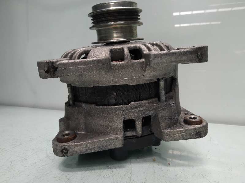 Recambio de alternador para dacia sandero ambiance referencia OEM IAM 231003730R  