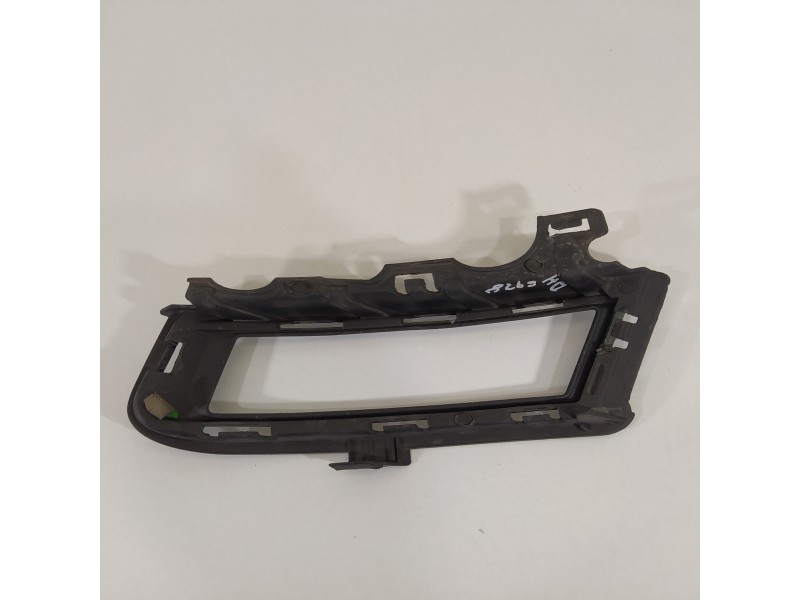 Recambio de rejilla paragolpes derecha para volkswagen golf vii lim. sport bluemotion referencia OEM IAM 5G0853212E  