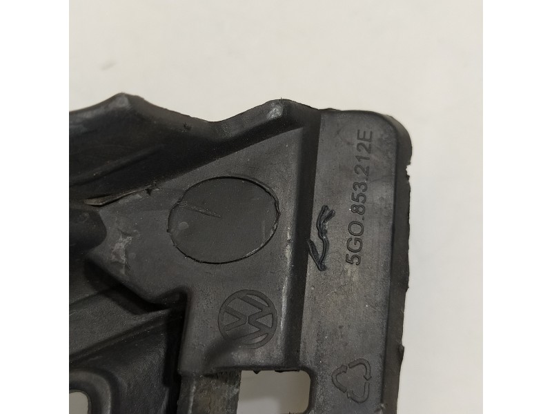 Recambio de rejilla paragolpes derecha para volkswagen golf vii lim. sport bluemotion referencia OEM IAM 5G0853212E  