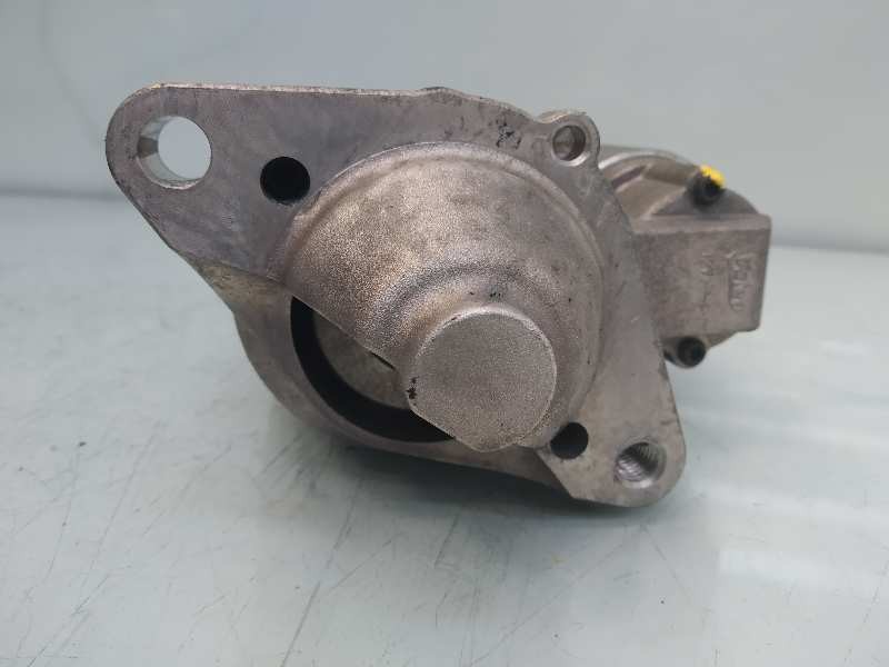 Recambio de motor arranque para dacia sandero ambiance referencia OEM IAM 8200815083  