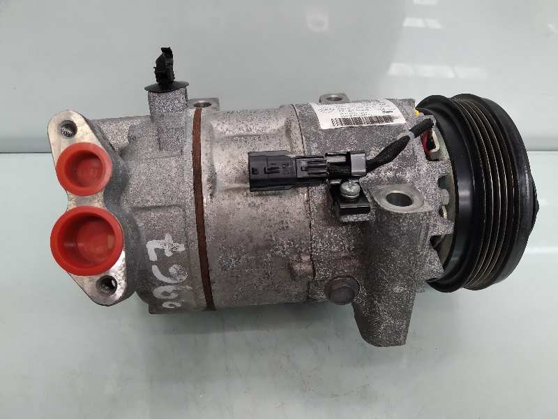 Recambio de compresor aire acondicionado para dacia sandero ambiance referencia OEM IAM 926006775R T911948F 