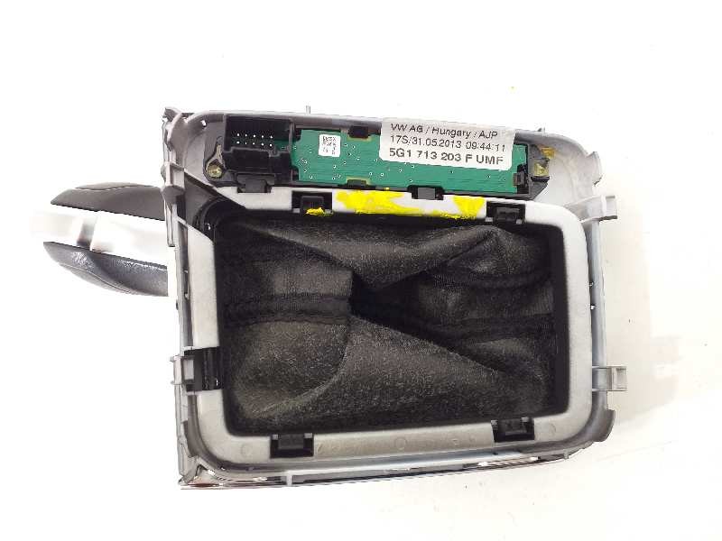 Recambio de pomo palanca cambio para volkswagen golf vii lim. sport bluemotion referencia OEM IAM 5G1713203F  