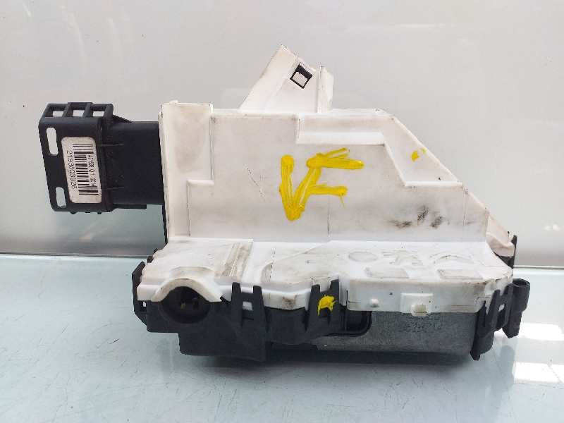 Recambio de cerradura puerta lateral corredera izquierda para peugeot partner kombi active referencia OEM IAM 828421  