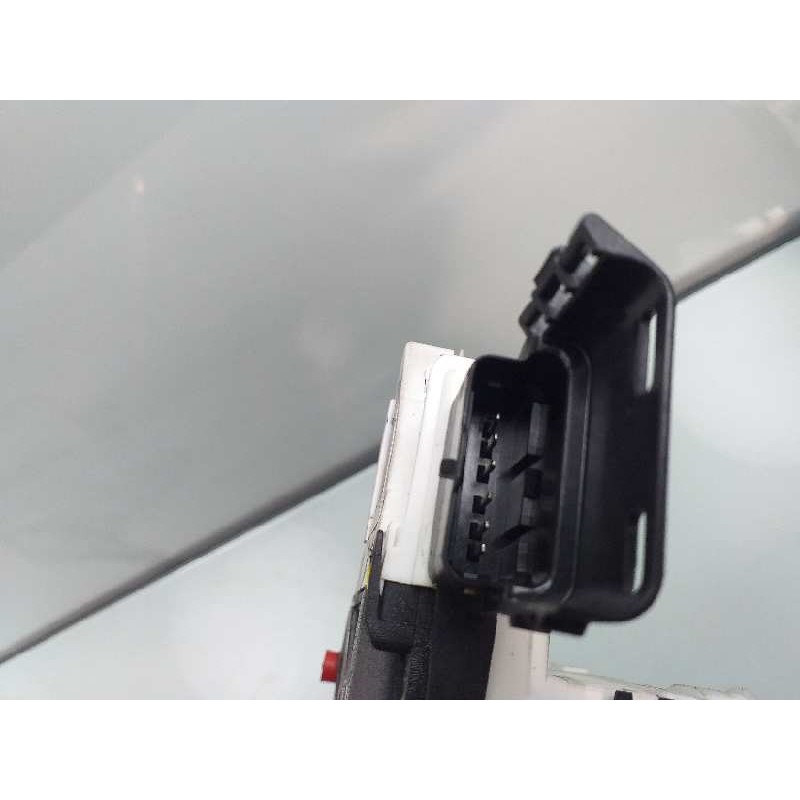 Recambio de cerradura puerta lateral corredera izquierda para peugeot partner kombi active referencia OEM IAM 828421  