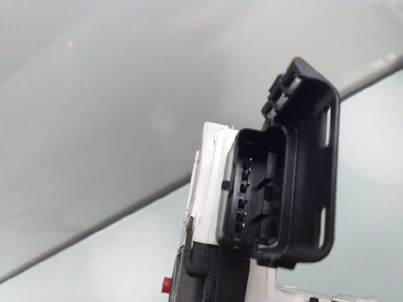 Recambio de cerradura puerta lateral corredera izquierda para peugeot partner kombi active referencia OEM IAM 828421  