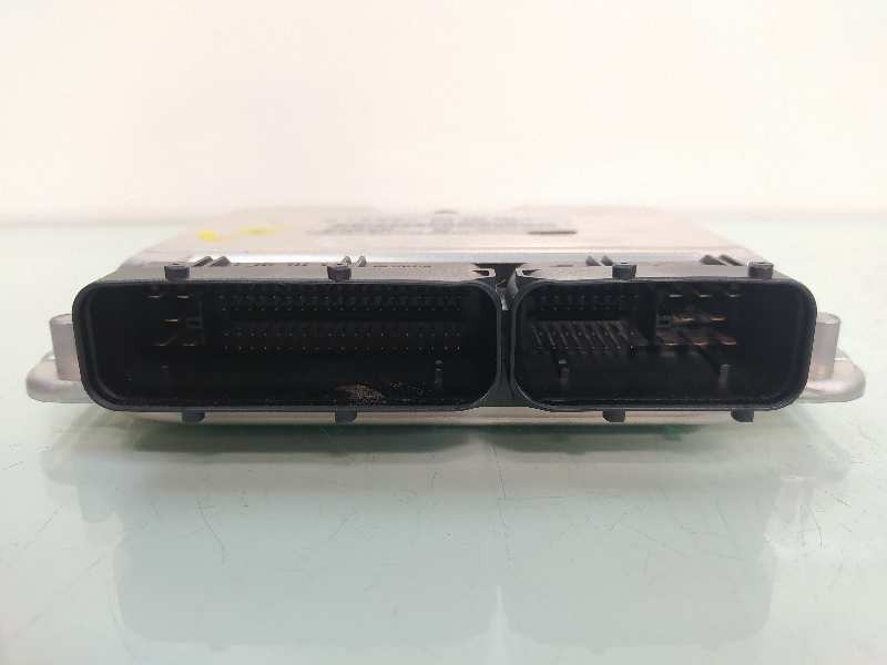 Recambio de centralita motor uce para audi a6 berlina (4b2) 2.5 tdi referencia OEM IAM 8E0907401P 0281011136 