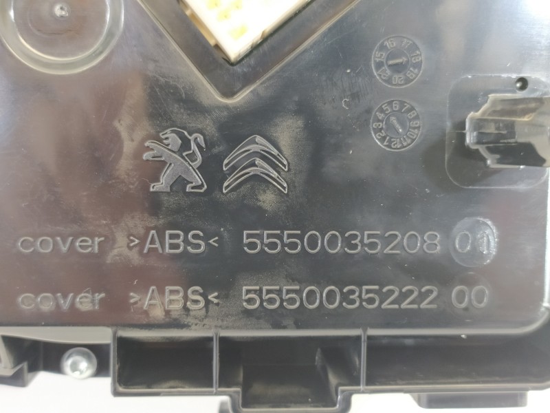 Recambio de cuadro instrumentos para peugeot 3008 allure referencia OEM IAM 9828150380  