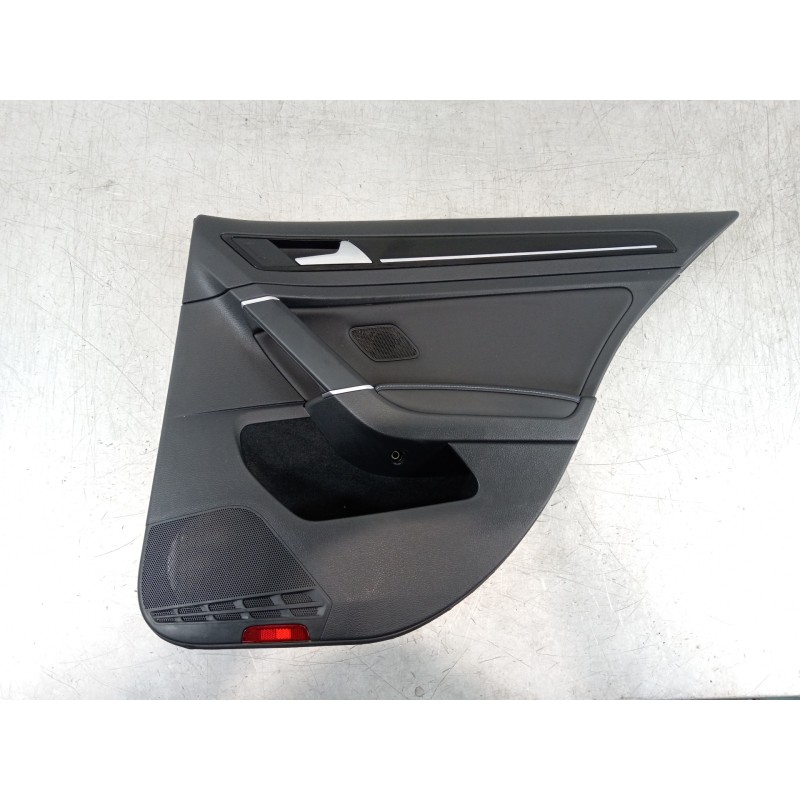 Recambio de guarnecido puerta trasera derecha para volkswagen golf vii lim. gte referencia OEM IAM 5G6867212 5G4867212 