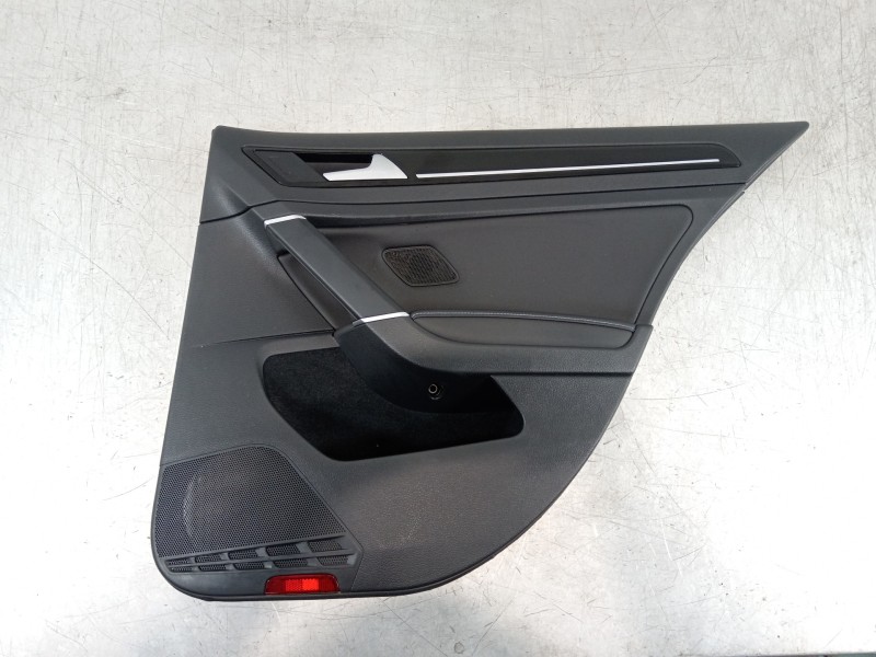Recambio de guarnecido puerta trasera derecha para volkswagen golf vii lim. gte referencia OEM IAM 5G6867212 5G4867212 
