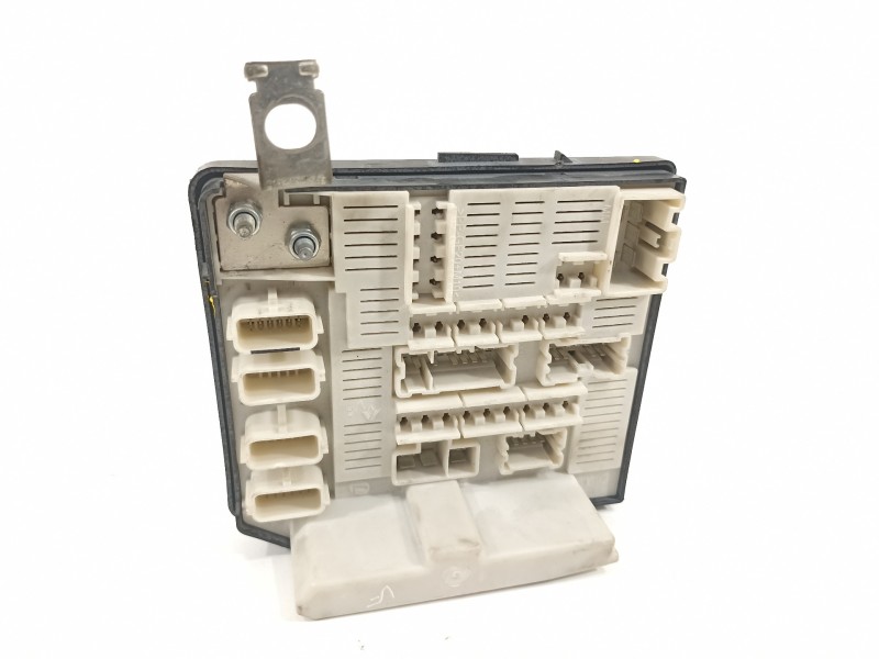 Recambio de caja reles / fusibles para renault megane ii coupe/cabrio dynamique referencia OEM IAM 8200481866H  