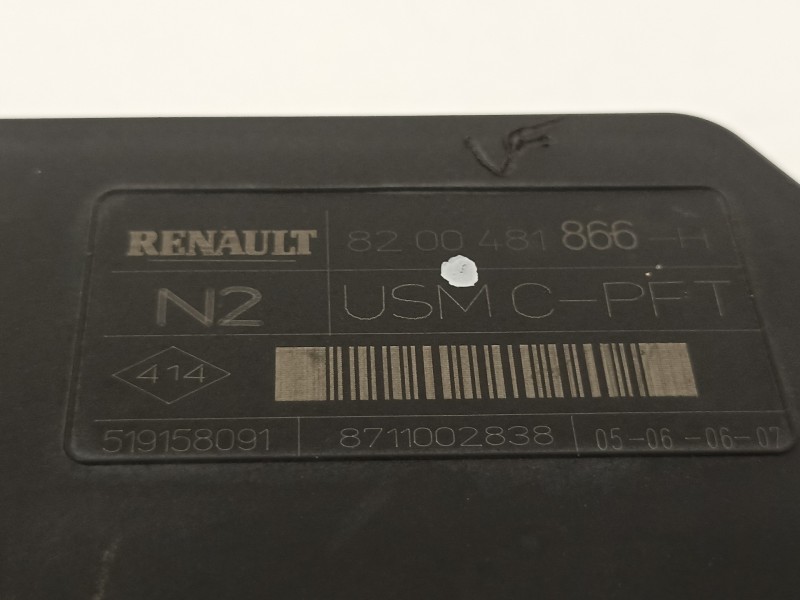 Recambio de caja reles / fusibles para renault megane ii coupe/cabrio dynamique referencia OEM IAM 8200481866H  