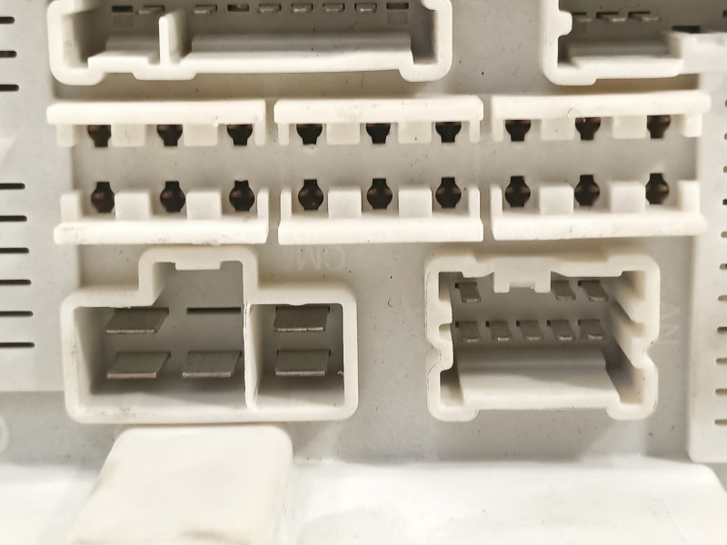 Recambio de caja reles / fusibles para renault megane ii coupe/cabrio dynamique referencia OEM IAM 8200481866H  