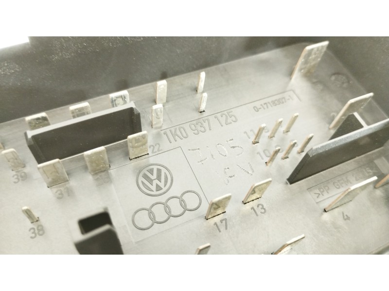 Recambio de caja reles / fusibles para skoda octavia berlina (1z3) elegance referencia OEM IAM 1K0937125  