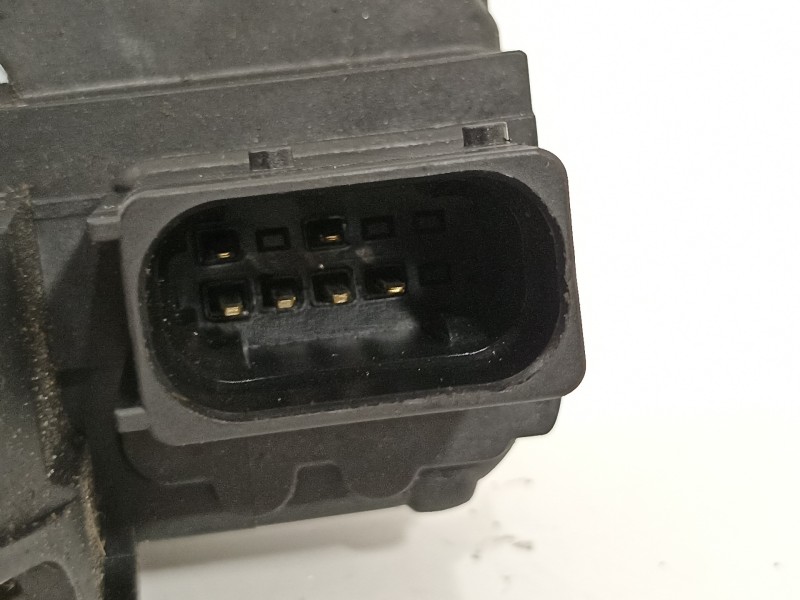 Recambio de cerradura puerta delantera derecha para opel astra j lim. enjoy referencia OEM IAM 13503902  