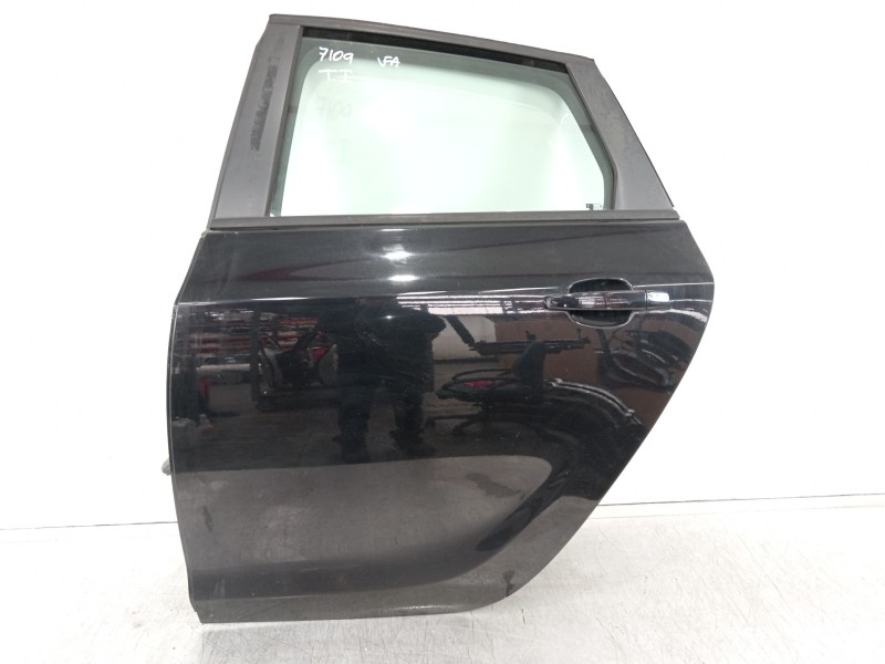 Recambio de puerta trasera izquierda para opel astra j lim. enjoy referencia OEM IAM 13285610  