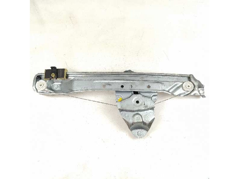 Recambio de elevalunas trasero izquierdo para dacia duster ii prestige referencia OEM IAM 827210622R  