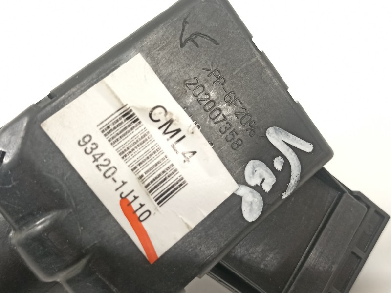 Recambio de mando limpia para hyundai i20 comfort referencia OEM IAM 934201J110  