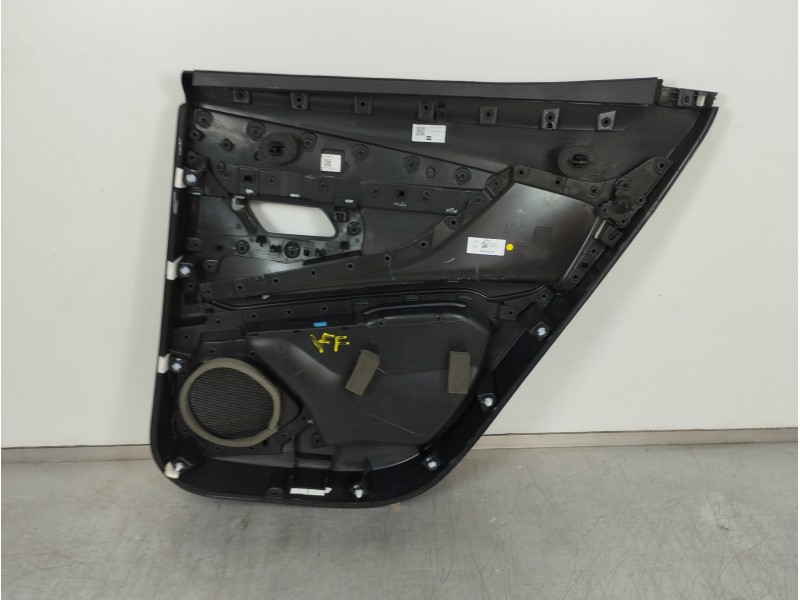 Recambio de guarnecido puerta trasera izquierda para peugeot 3008 allure referencia OEM IAM 9810516377  