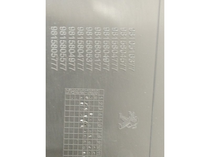 Recambio de guarnecido puerta trasera izquierda para peugeot 3008 allure referencia OEM IAM 9810516377  