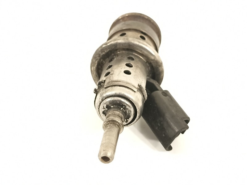 Recambio de inyector para peugeot 3008 allure referencia OEM IAM 9813930180  