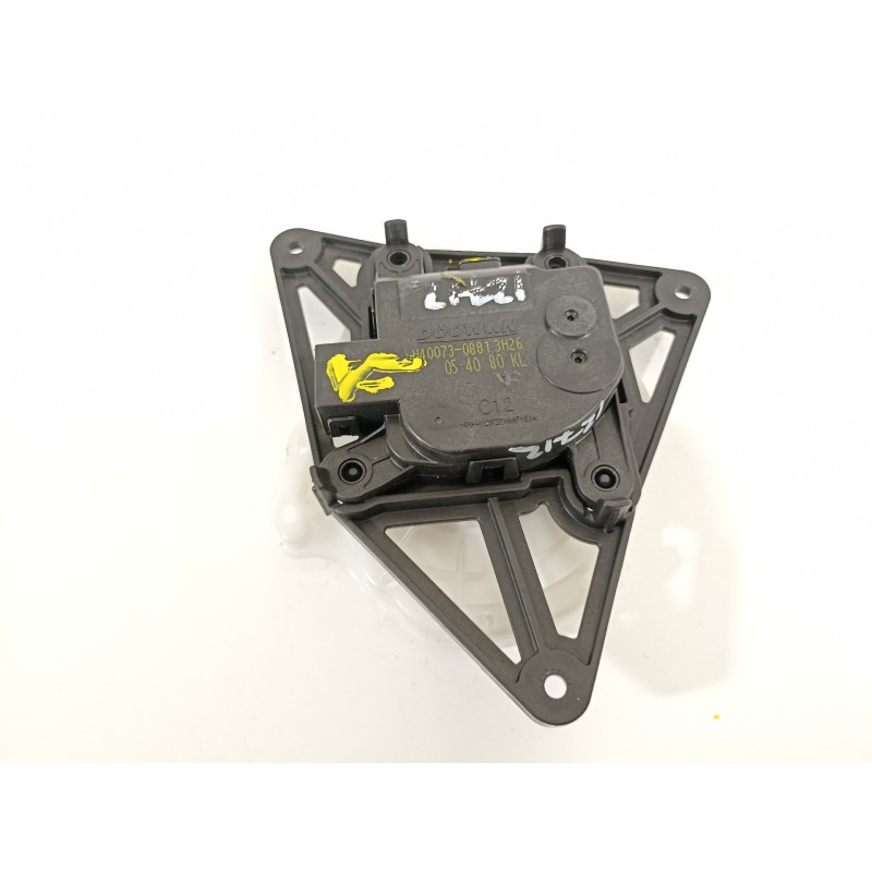 Recambio de motor apertura trampillas climatizador para kia stonic (ybcuv) platinum edition referencia OEM IAM H400730881 3H26 