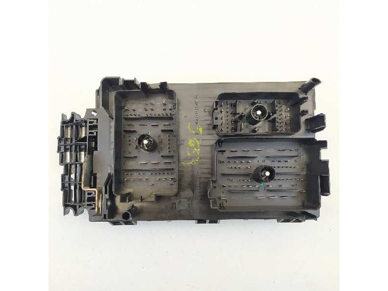 Recambio de caja reles / fusibles para opel astra j lim. techno referencia OEM IAM 13318782 1110032AB C11000139